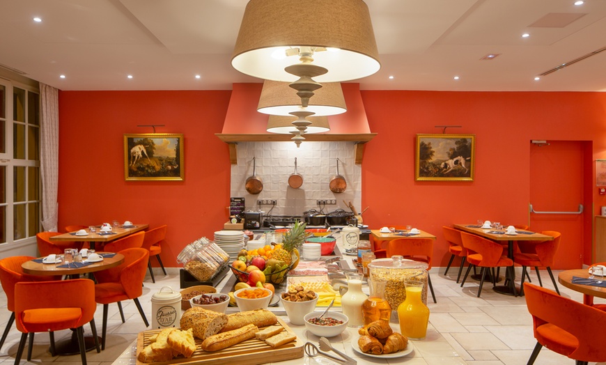 Image 9: Île-de-France : chambre double avec petit-déjeuner