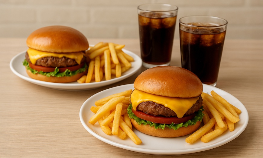 Image 2: Burger-Menü nach Wahl mit Pommes frites und Softdrink für 1-6 Personen