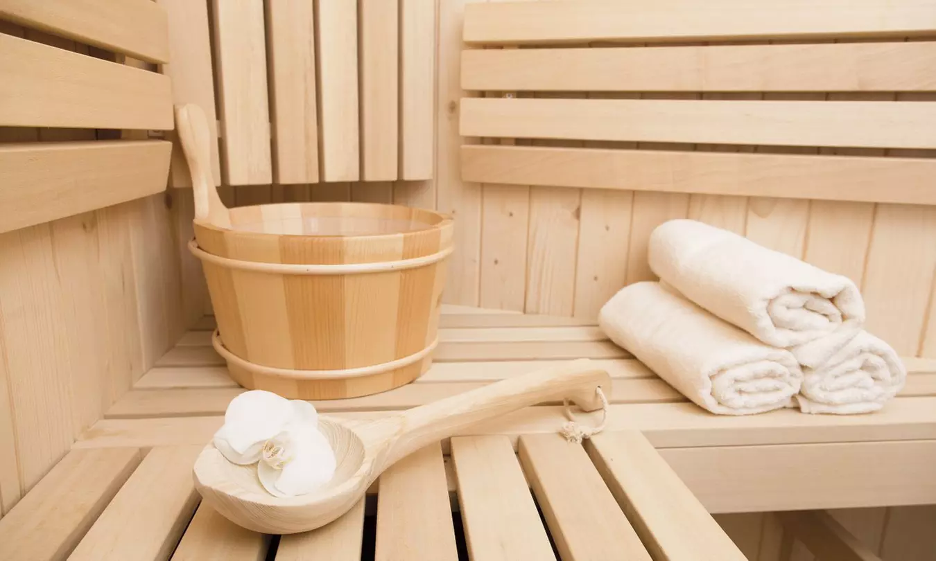 Pakiet day spa relaksacyjny z masażem, jacuzzi i więcej