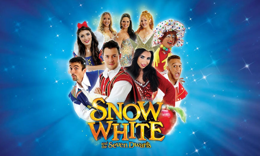 Snow White And The Seven Dwarfs - Maidstone Panto: Snow White And The 