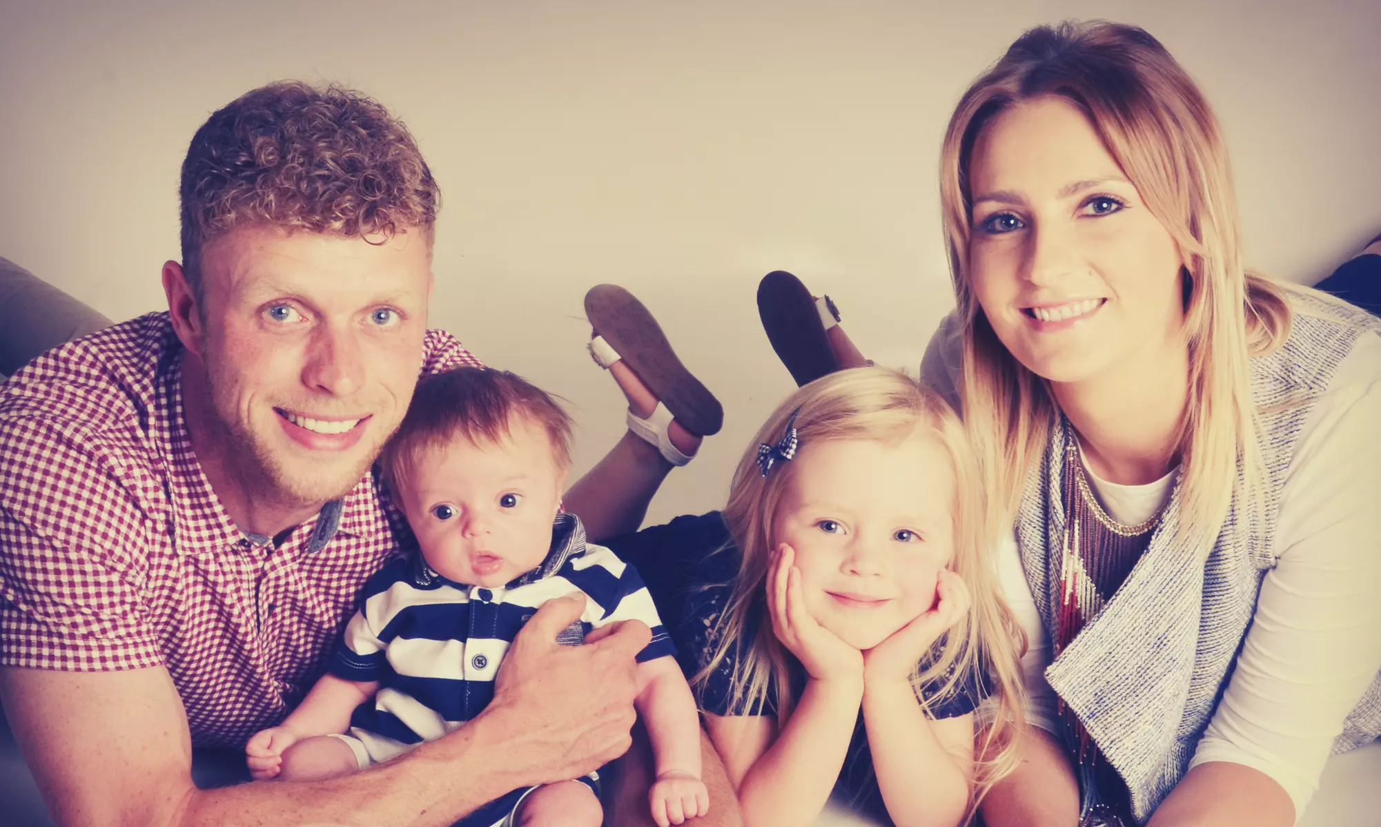 Family Photoshoot with Framed Print and Two Extra Prints at Dave Williams Photography - Primary Image