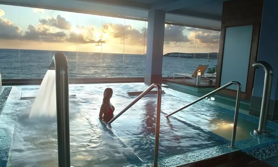 Circuito Thalasso y piscina privada con vistas al mar para 2 personas