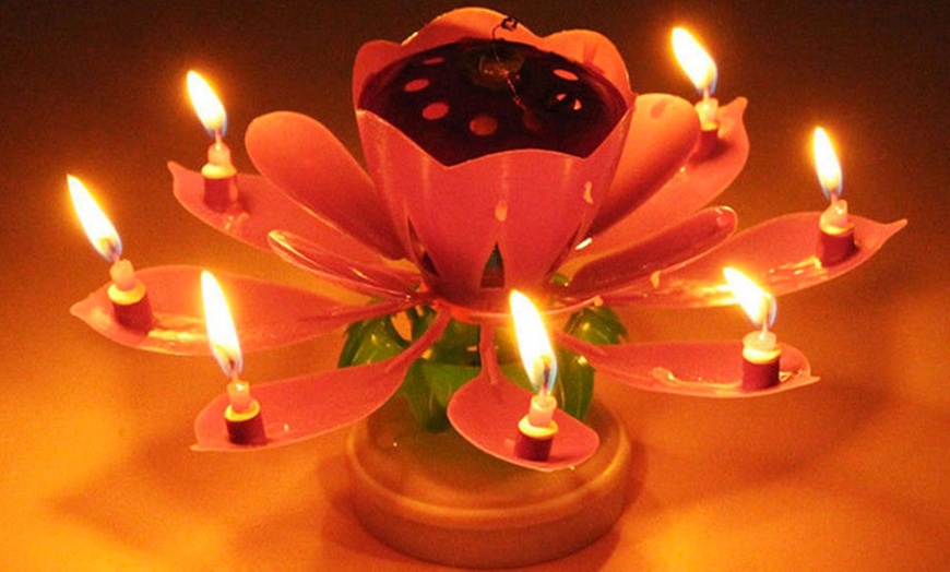 Image 16: Flower-Shaped Rotating Musical Birthday Candle