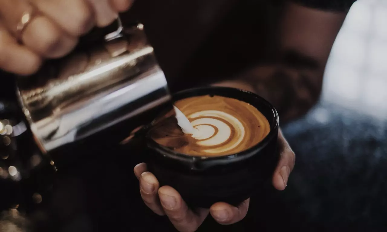 Latte-Art-Schulung inkl. Zertifikat & Drinks für 1 oder 2 Personen