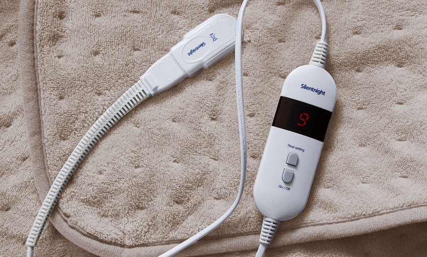 Image 17: Silentnight Luxury Heated Throw, Energy-Efficient Fleece Comfort