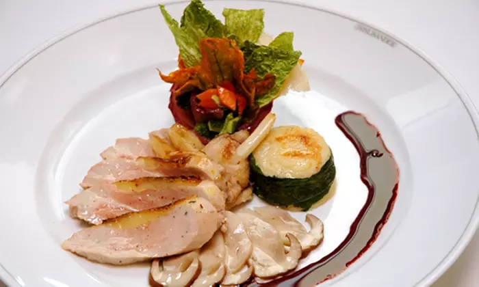 Menu degustazione milanese di carne o pesce per 2 persone al ristorante Don Lisander, in centro a Milano. - Primary Image