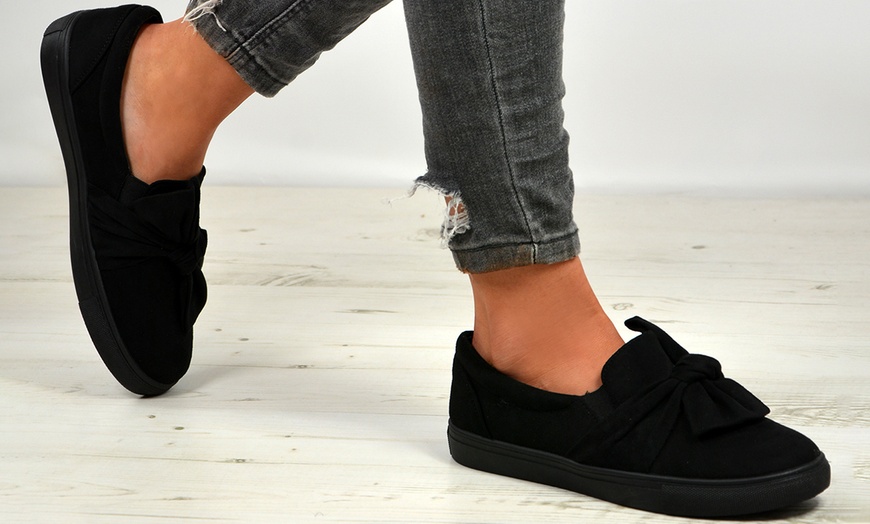 Image 21: Women's Slip-On Plimsolls 