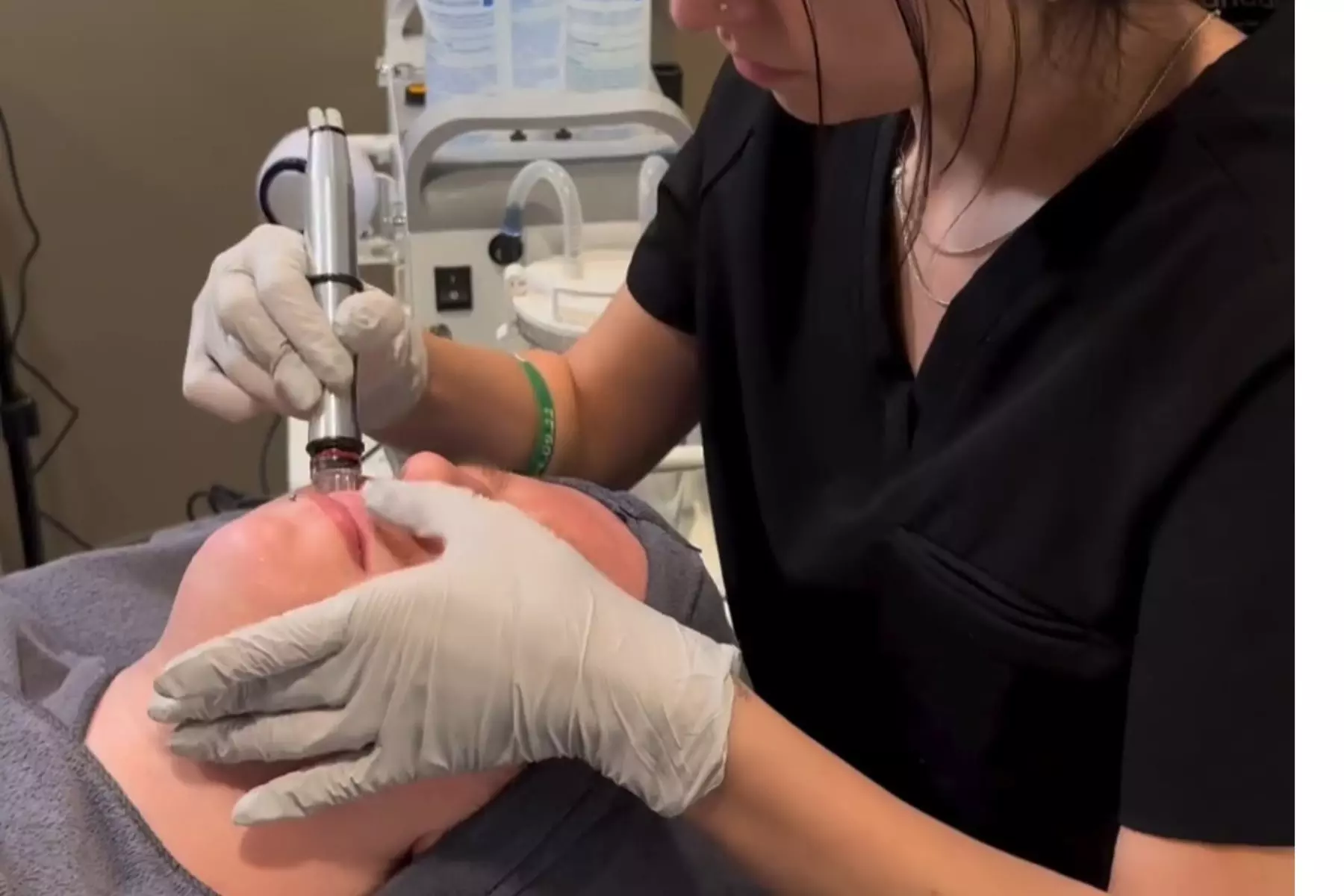 Revitalize Your Skin with a Soothing HydraFacial Treatment