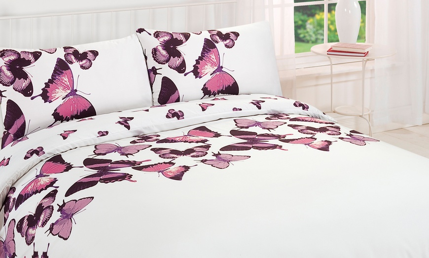 Image 8: Duvet Sets in Choice of Design