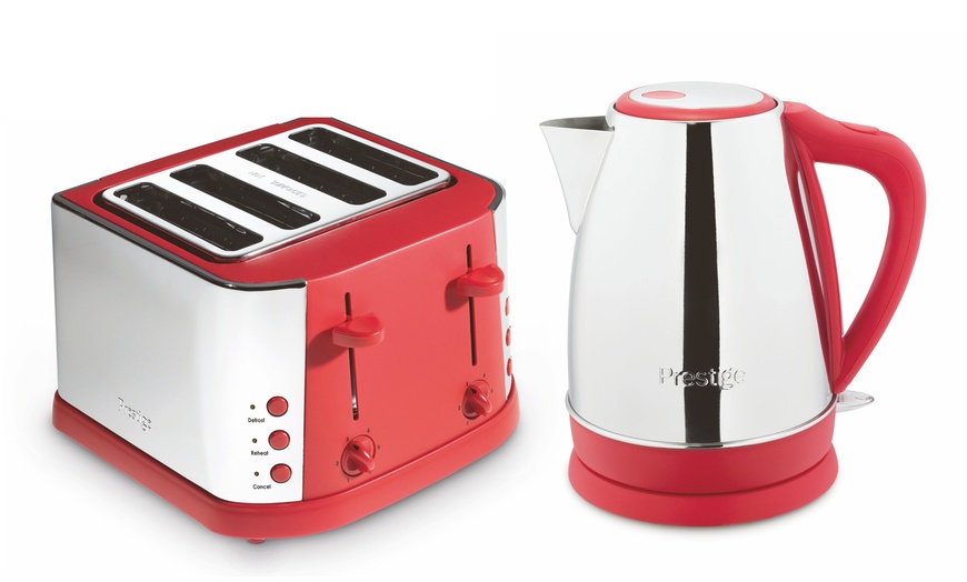 Image 1: Four-Slice Toaster and Kettle Set