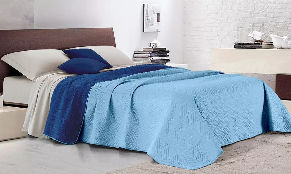 Zweifarbige Tagesdecke