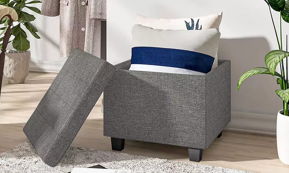 Gepolsterter Puff mit Stauraum