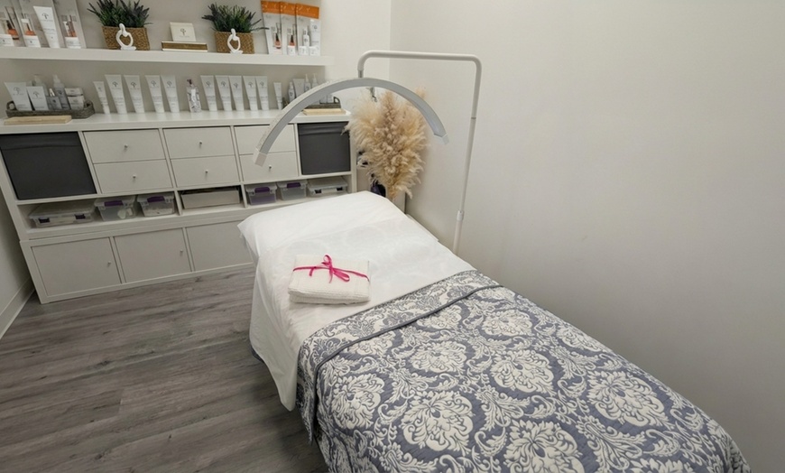 Image 3: Lifting Facial with Buccal Massage for Radiant Skin