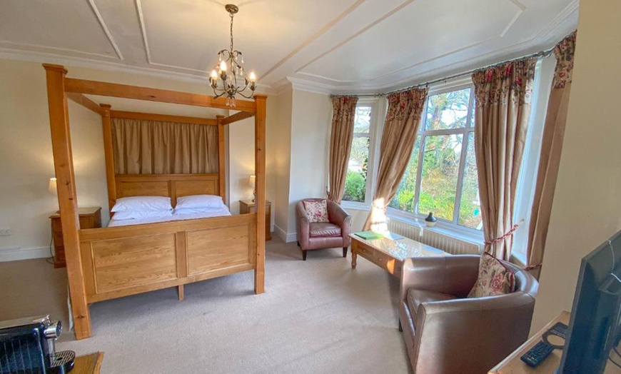 Image 7: Scenic Snowdonia Escape: Overnight Stay w/ Breakfast & Hot Tub Sauna