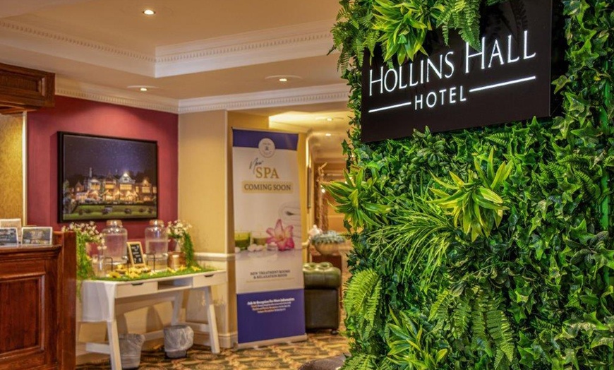 Image 9: West Yorkshire: 4* Standard Double or Twin Room with Breakfast & Wi-Fi