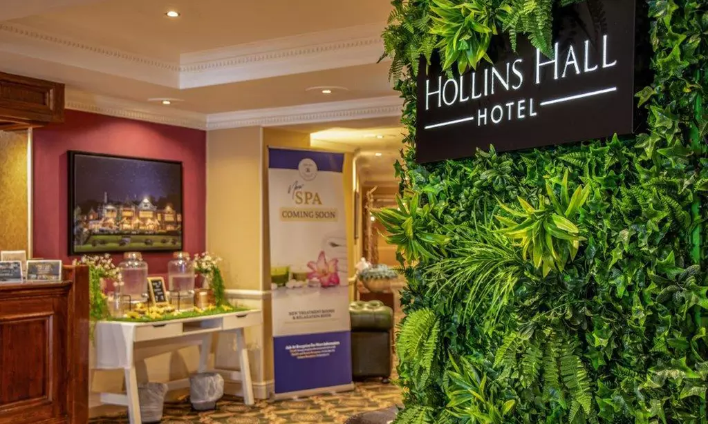 West Yorkshire: 4* Standard Double or Twin Room with Breakfast & Wi-Fi