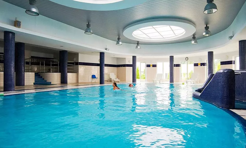 Międzyzdroje: 2 lub 5 nocy dla 2 osób z wyżywieniem HB w Hotelu Wolin - Primary Image