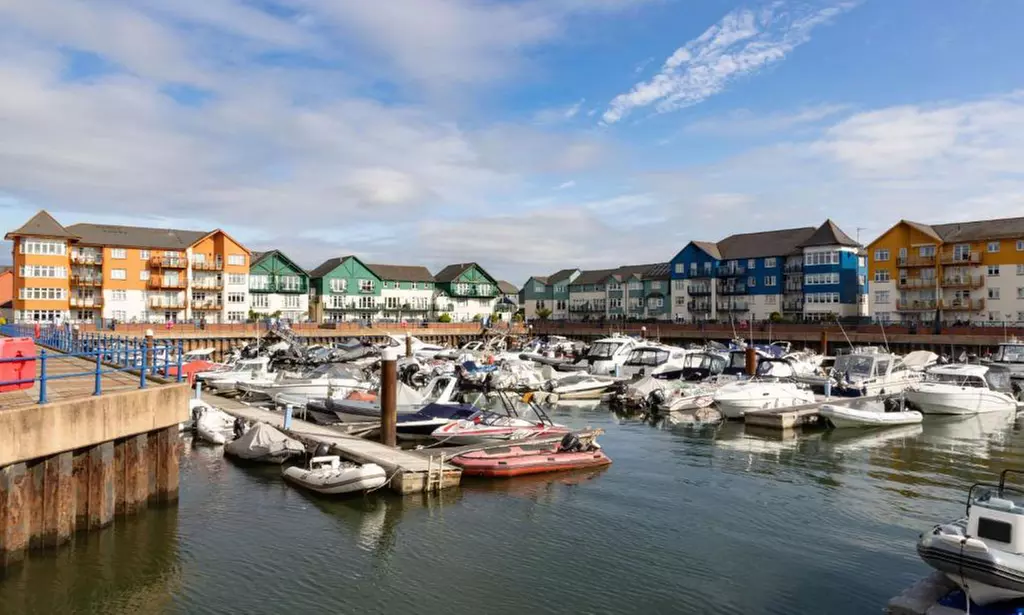 Devon: Double or Twin Room with Breakfast & Optional £40 F&B Voucher