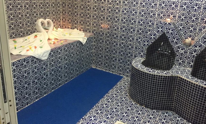 Image 5: Moroccan Bath