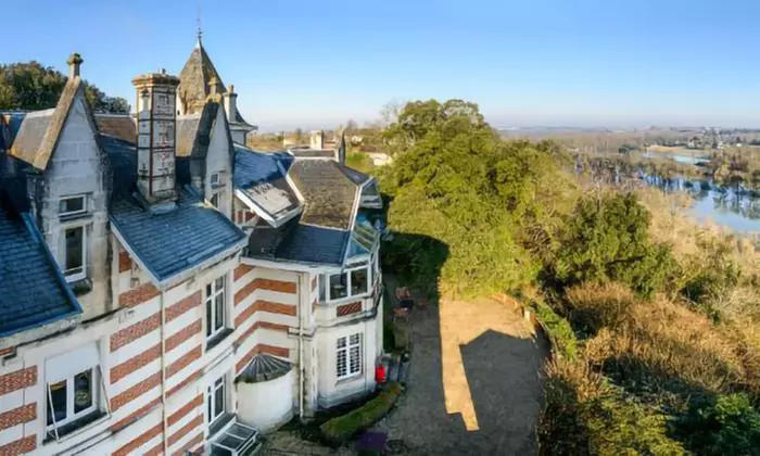 Cognac : chambre supérieure, deluxe ou suite avec pdj et spa en option