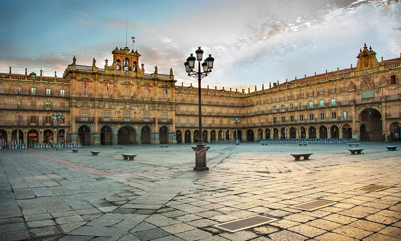 Salamanca: habitación doble con opción a desayuno
