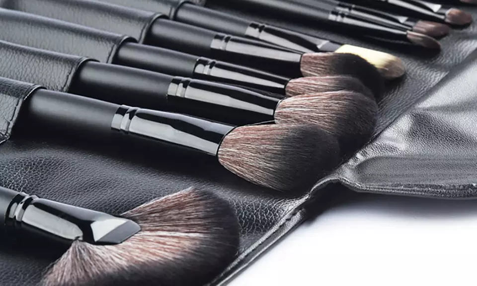 1 ou 2 sets de 24 ou 32 pinceaux vegan, avec brosse silicone (disponible seule) et spray en option (ou seul également) - Primary Image