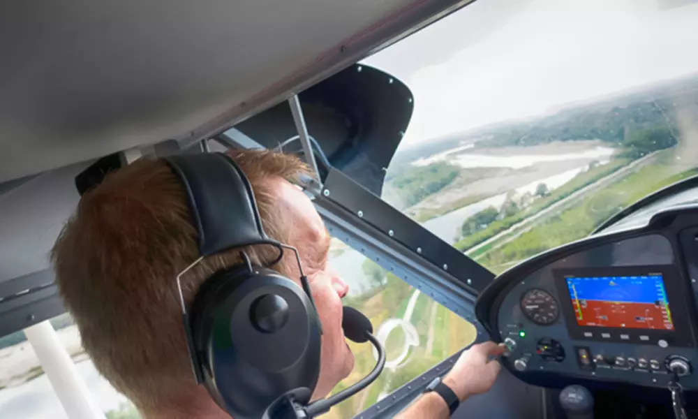 Pilot für einen Tag: 3 Std. selbst fliegen inkl. Einweisung für 1 P.