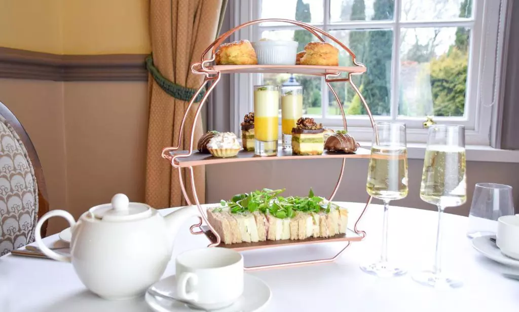 4* Nunsmere Hall Hotel: Deluxe Room for 2 with Breakfast