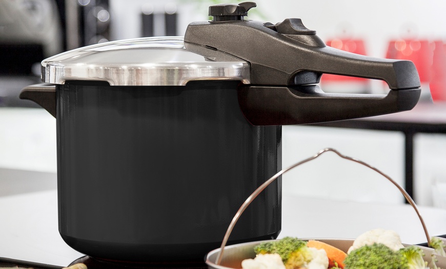 Image 3: Morphy Richards Pressure Cooker