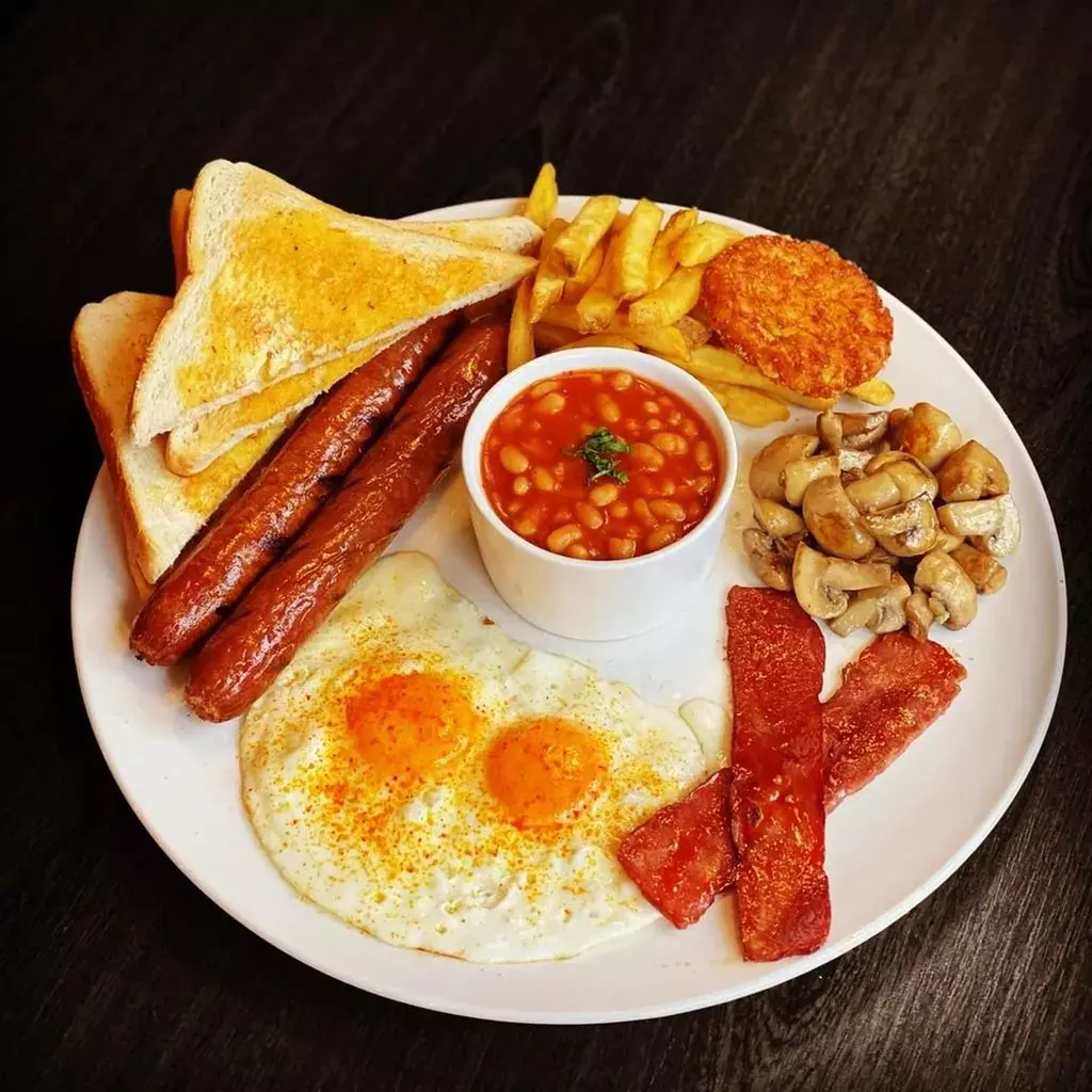 All Day Full English or Vegeterian Breakfast And A Hot Drink