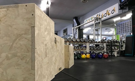 Abbonamento mensile open palestra per una o 2 persone da Gym Studio Health Club (sconto fino a 56%)