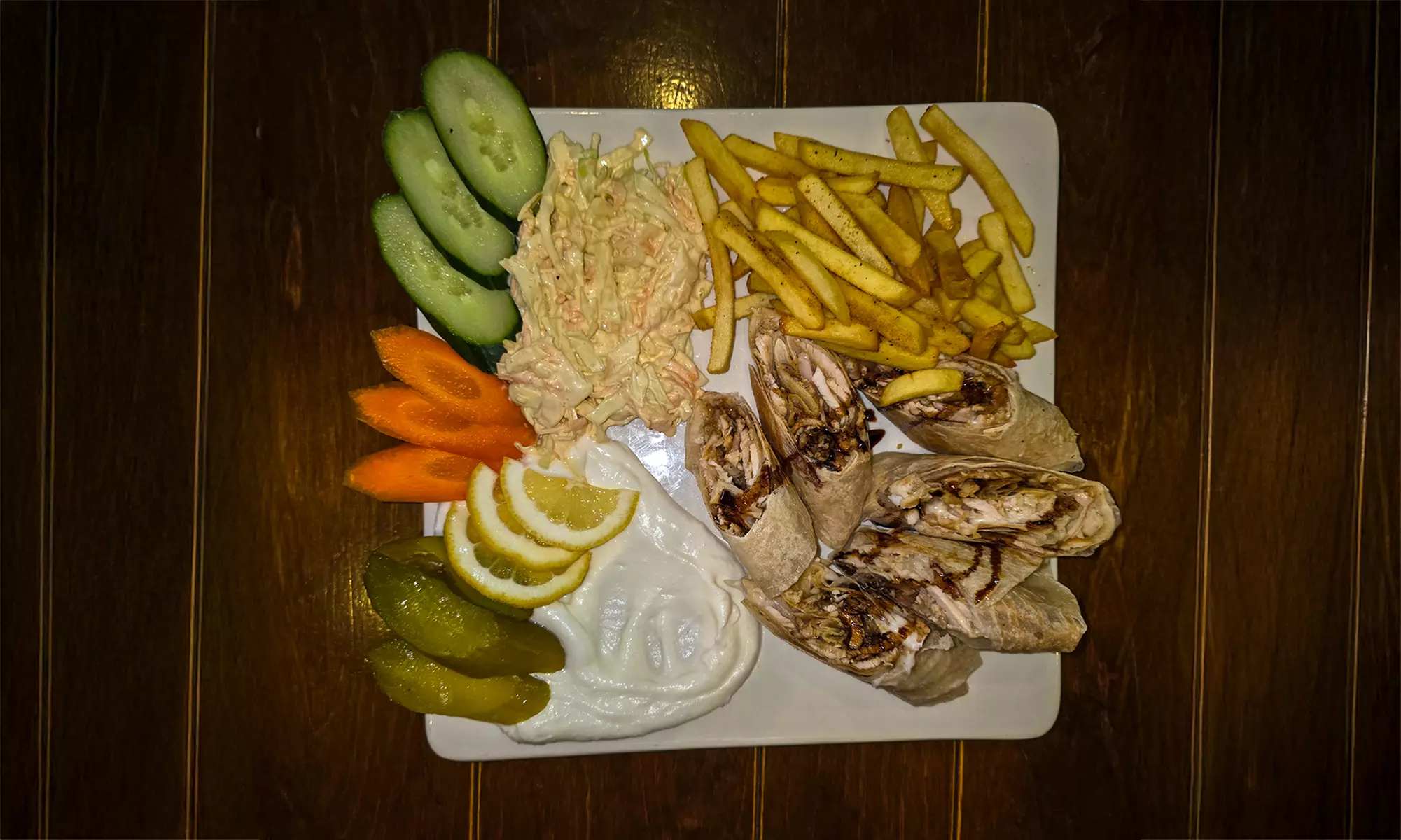 Proef rijke Syrische smaken met lamsvlees, kip en geurige bijgerechten