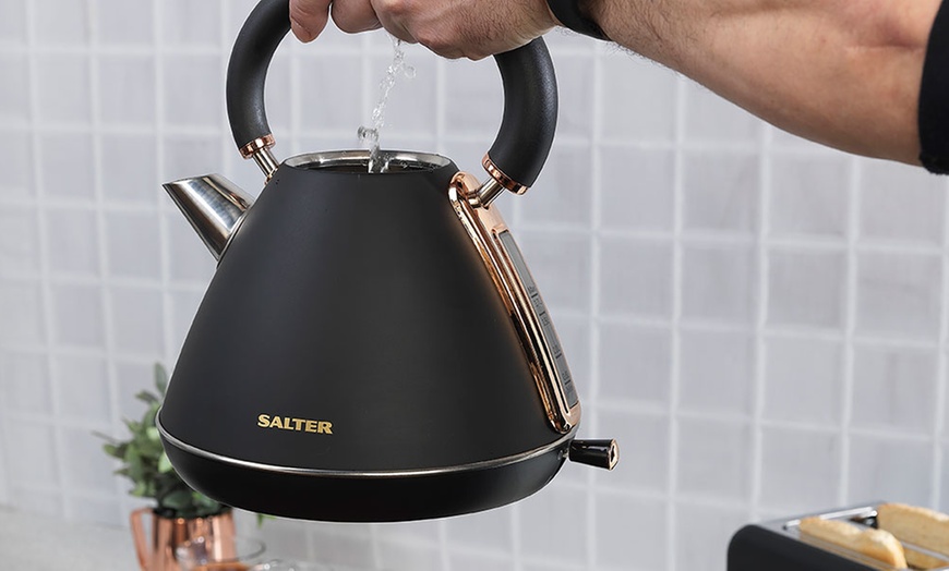 Image 7: Salter Rose Gold Kettle and Toaster Set