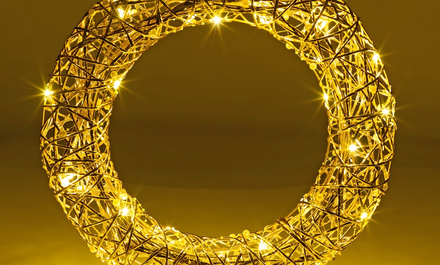 Image 7: Decorative Wreath with Warm LED 20 or 30 Lights