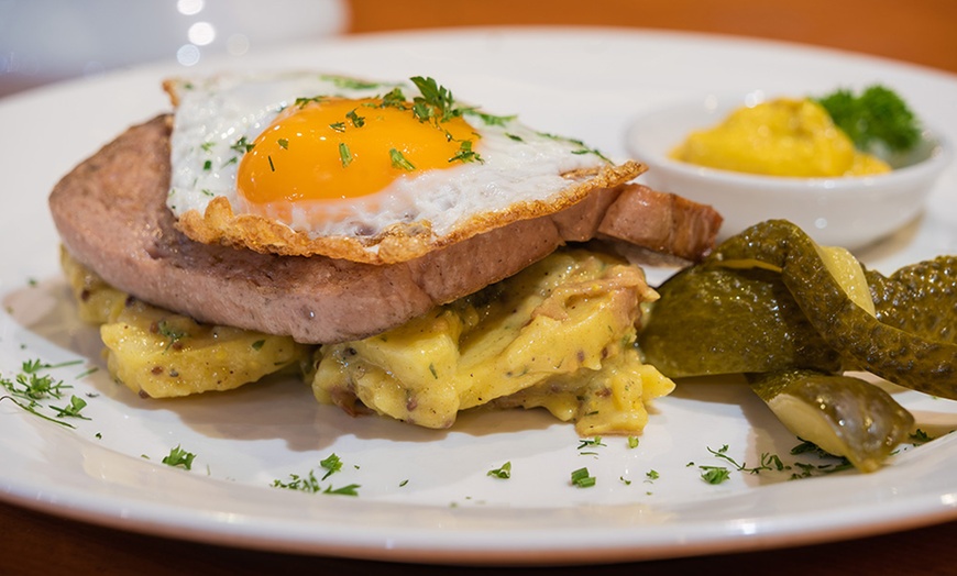 Image 4: German 3-Course Dining with Beer