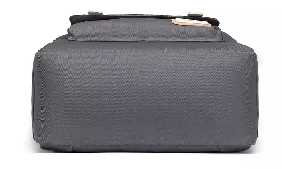 Mochila de viaje hecha de tejido impermeable espaciosa y versátil