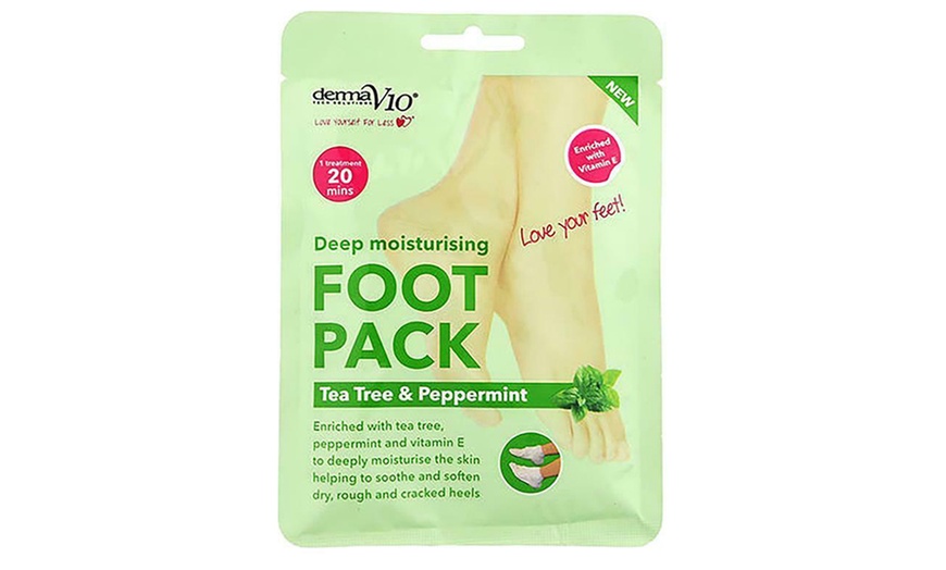 Image 13: Up to Nine Derma V10 Moisturising Foot Packs