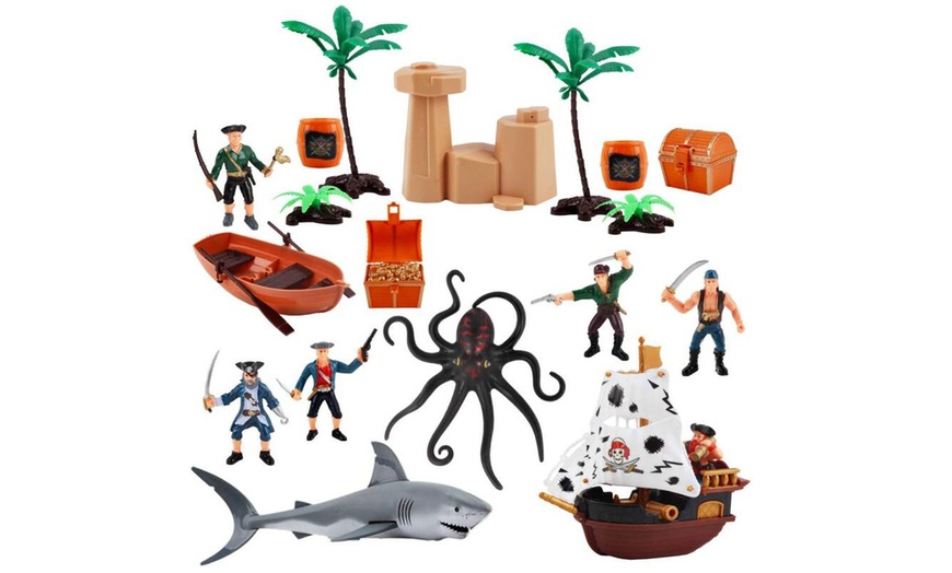 Image 1: Pirate Action Figure Playset