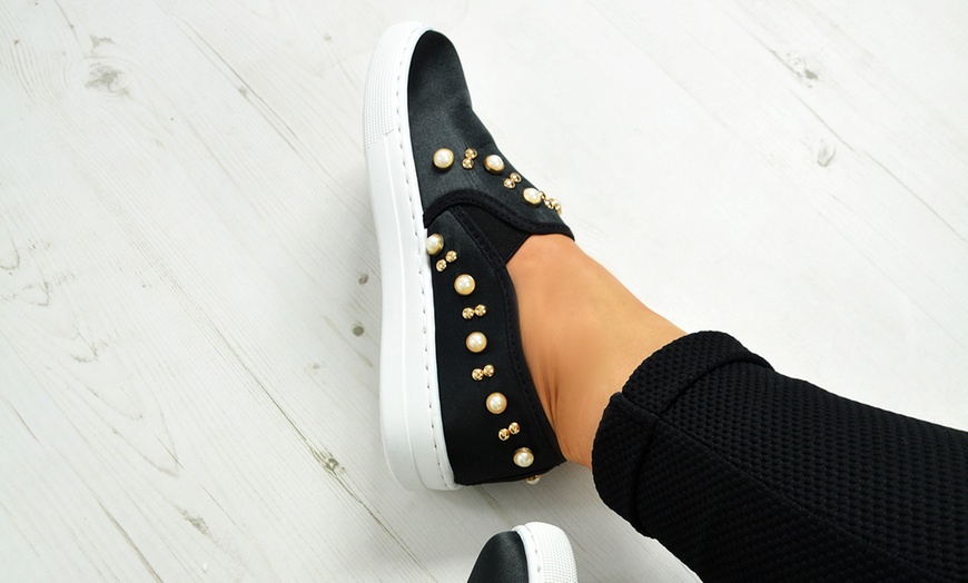 Image 15: Women's Slip-On Plimsolls