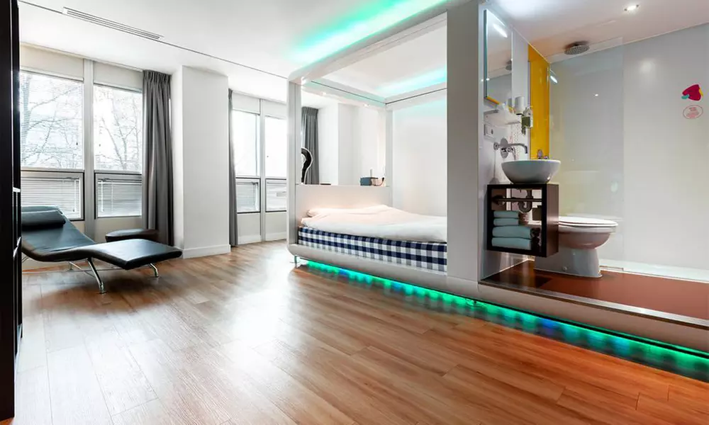 Amsterdam-Zuid: Standard or Large Double Room for 2 People