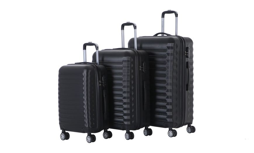 Image 9: Three-Piece Luggage Set