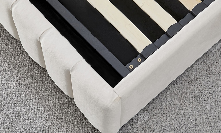 Image 5: Lit coffre Trocadéro en velours avec tête de lit