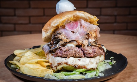 Menu con hamburger a scelta, dolce e birra Export per 2 o 4 persone alla Sciapò Braceria (sconto fino a 41%)