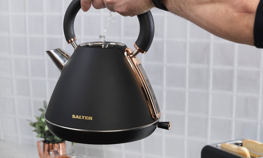 Image 7: Salter Kettle and Toaster Set