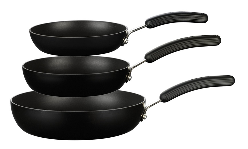 Image 1: Three Circulon Frying Pans