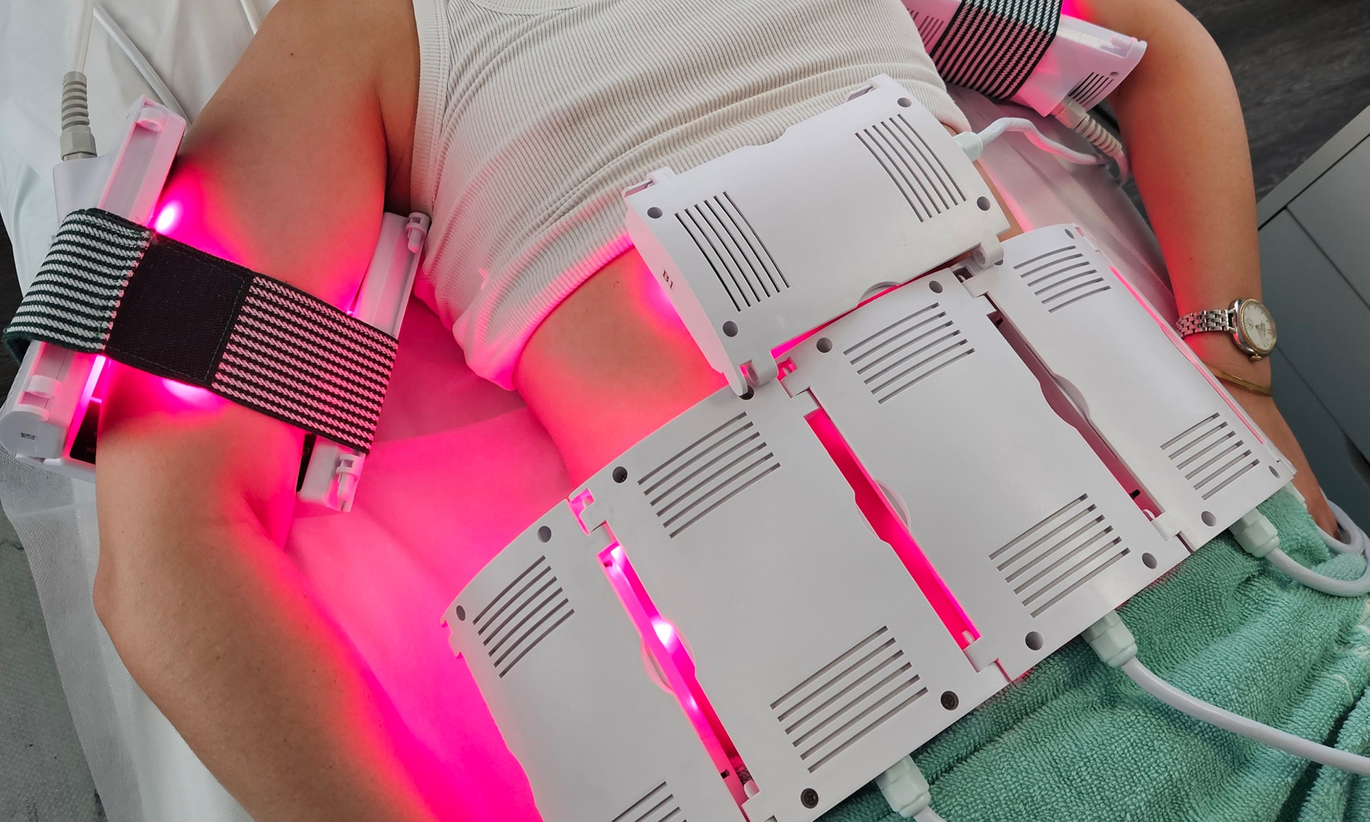 Get Smooth Curves and Sculpted Waist with No Pain or Downtime