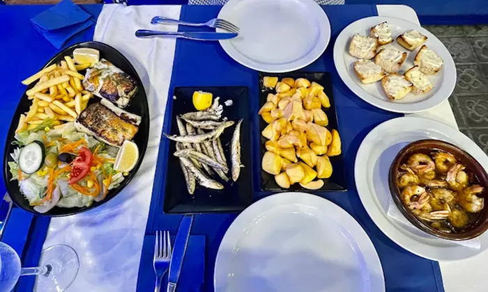 ¡Plan disfrutón a la vista! Paellita, buena compañía y vistas al mar