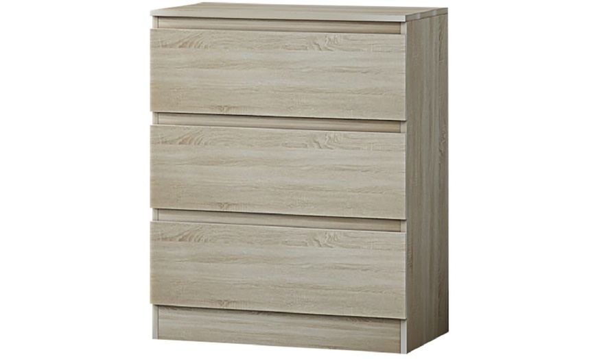 Image 33: Carlton Bedroom Furniture Collection