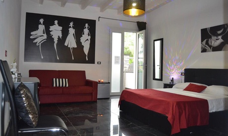 Peschiera del Garda: camera tripla con colazione per 2 persone presso il Garda Relais Luna Blu