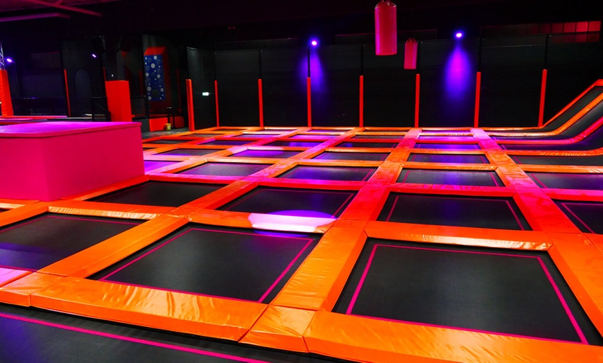 Image 9: 120 min. Trampolin Action im Jump Galaxy für 2 oder 4 Personen